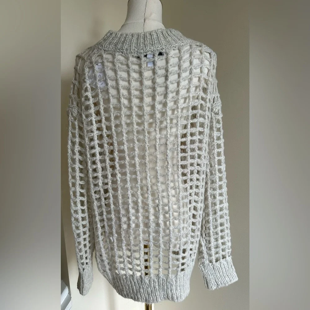NWT Urban Outfitters Cream Sweater - Size SP